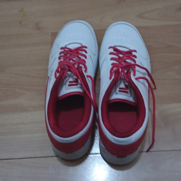 These are Fila Shoes - Picture 1 of 3